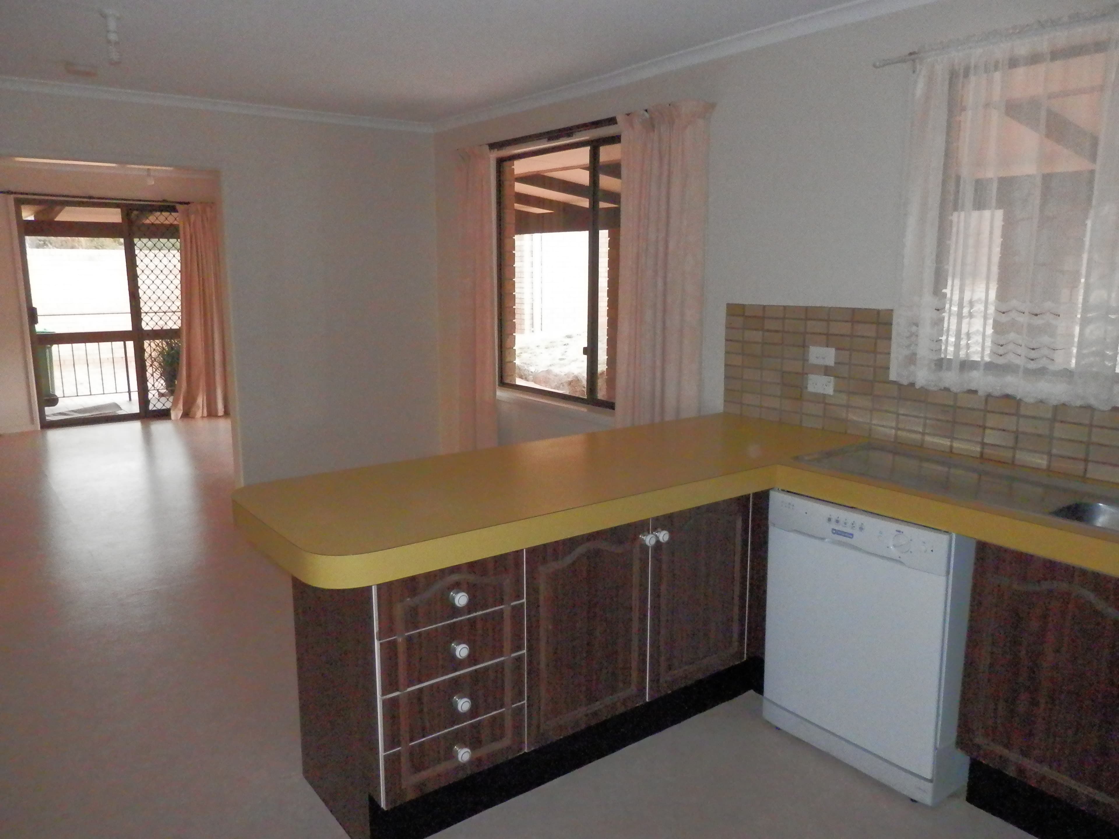10 Karawatha Circuit, Cooma, Cooma - Thumbnail 5