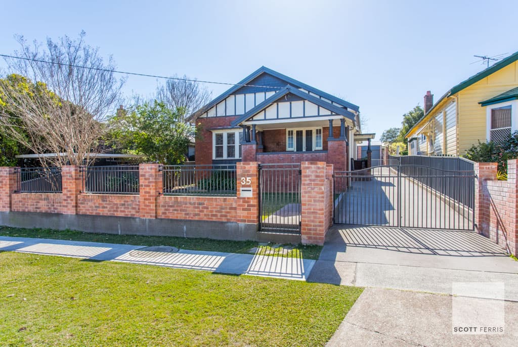 35 Buruda Street, Mayfield, Sans Souci - Image 1
