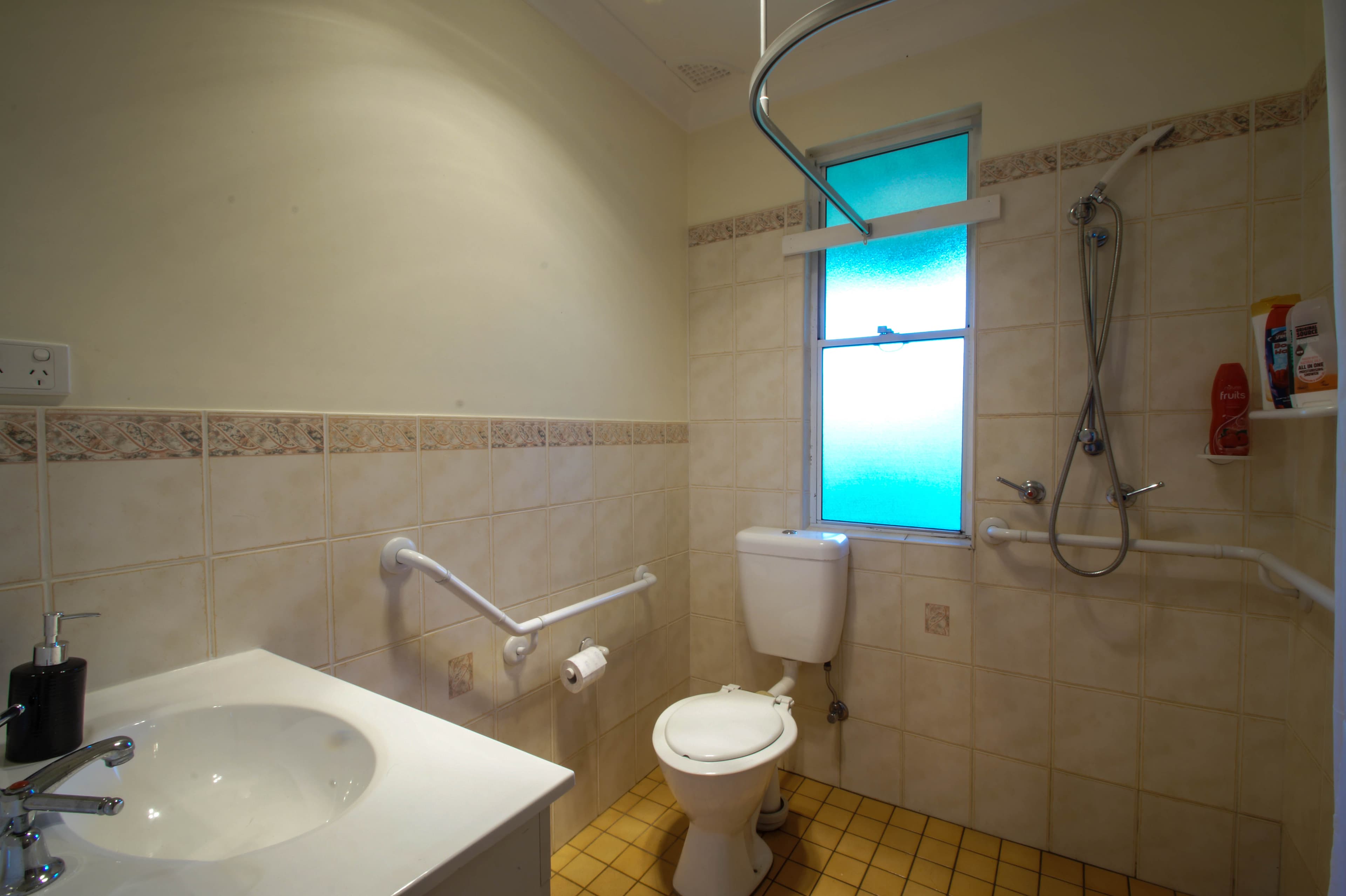 33 Lawson Crescent, Orange, Orange - Thumbnail 7