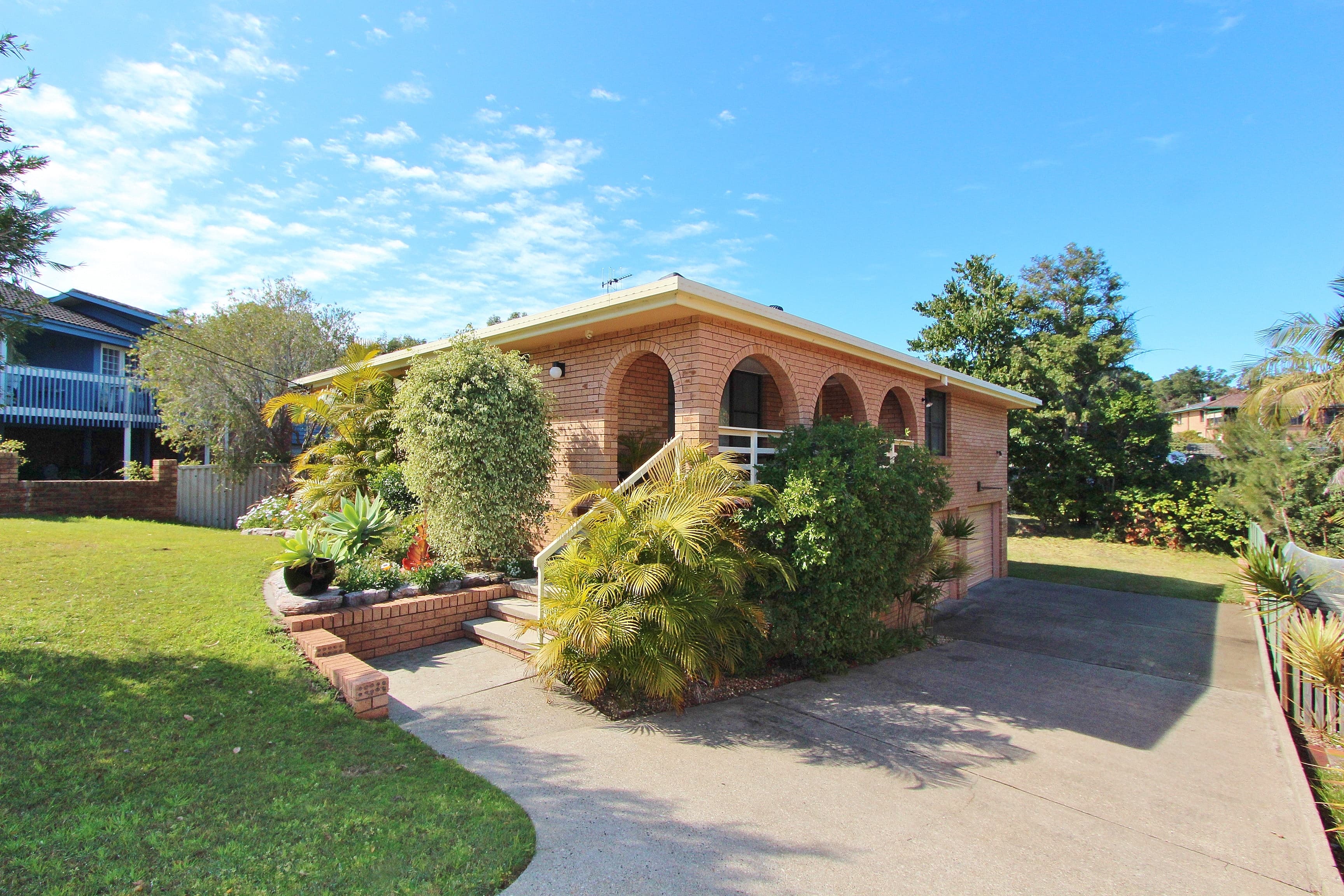 12 Bergalia Crescent, Camden Head, Camden Head - Thumbnail 2