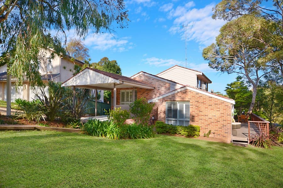 6 Ontario Close, Illawong, Illawong - Image 1