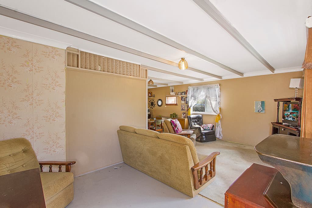 16 Jindalee Avenue, Point Clare, Point Clare - Thumbnail 4