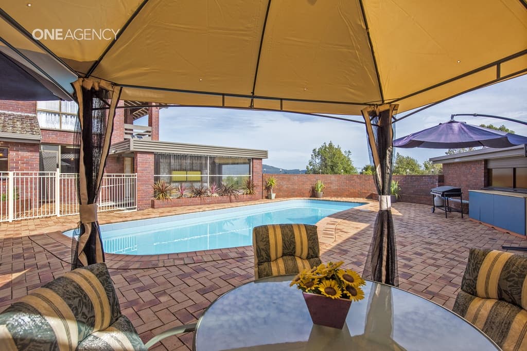 21 Oakwood Drive, Ambleside, Ambleside - Thumbnail 2