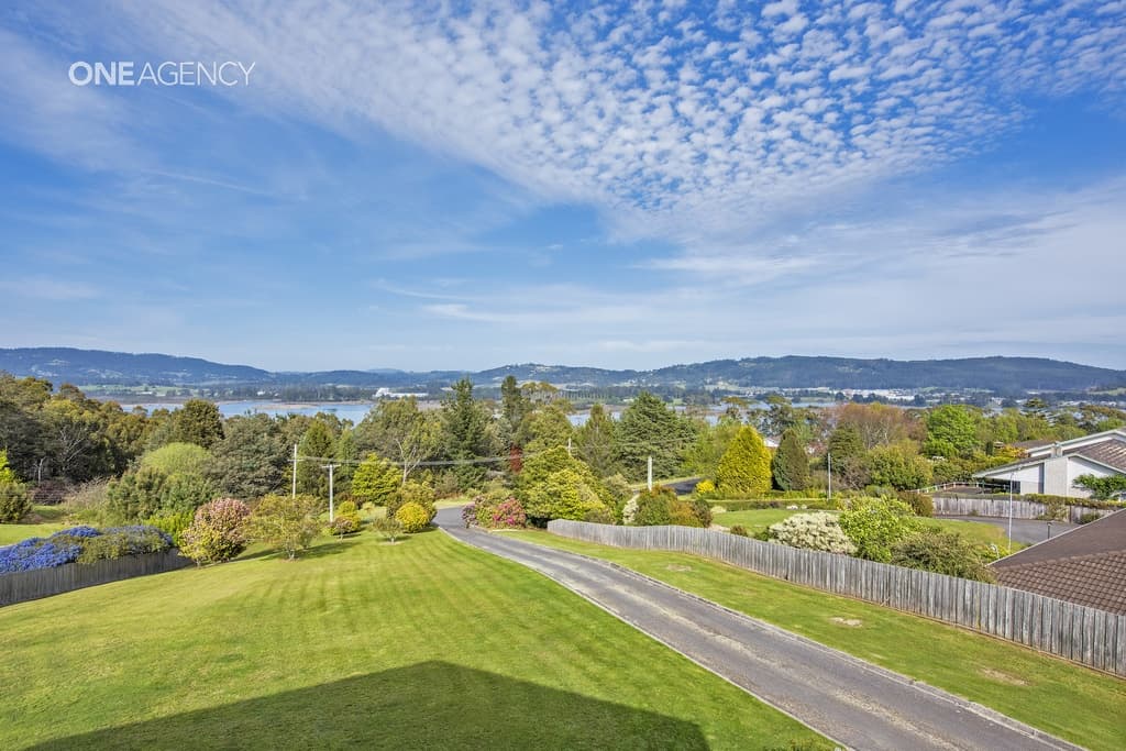 21 Oakwood Drive, Ambleside, Ambleside - Thumbnail 5