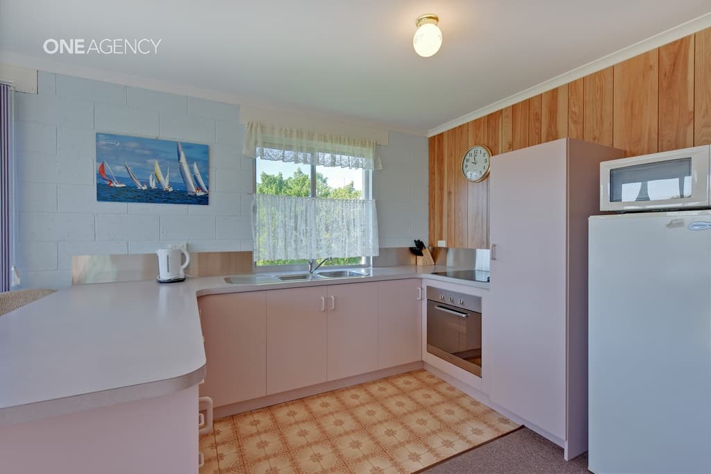 38 Irby Boulevard, Sisters Beach, Sisters Beach - Thumbnail 3