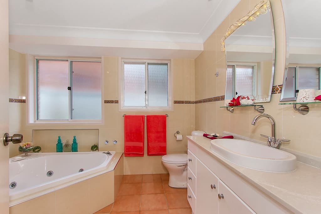 11 Sherston Close, Niagara Park, Niagara Park - Thumbnail 8