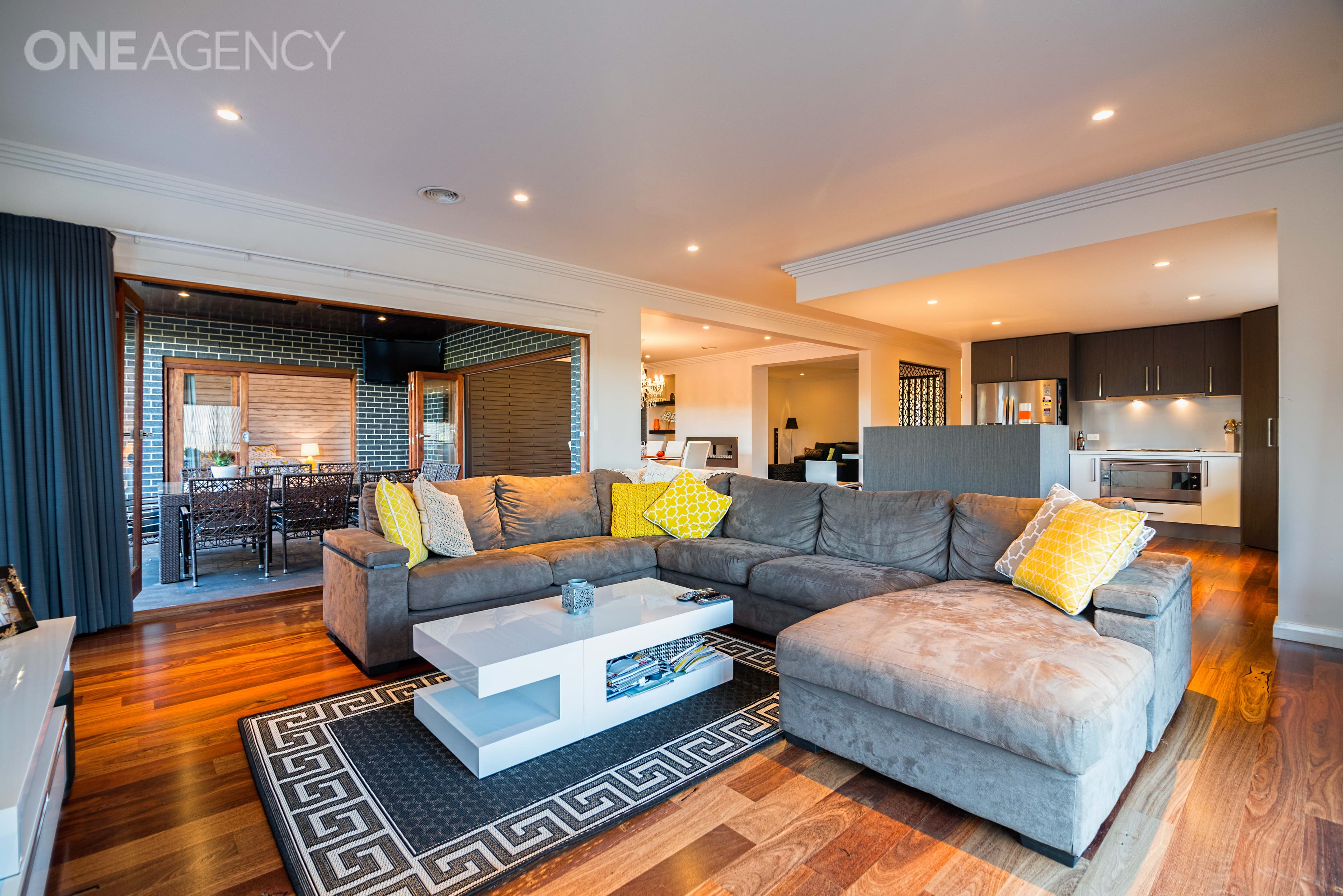 27 Lombardy Way, Orange, Orange - Thumbnail 2
