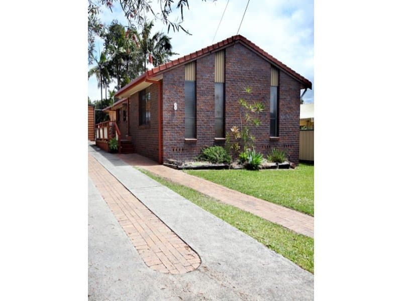 8 Chestnut Avenue, Sandy Beach, Sandy Beach - Image 1
