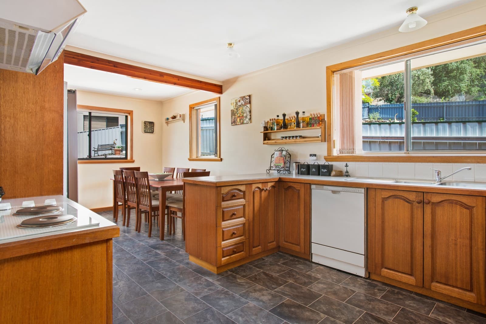 11 Rannoch Avenue, Riverside, Riverside - Thumbnail 4