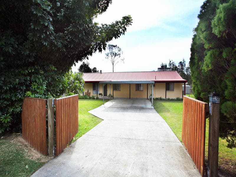 7 Oak Close, Sandy Beach, Sandy Beach - Image 1