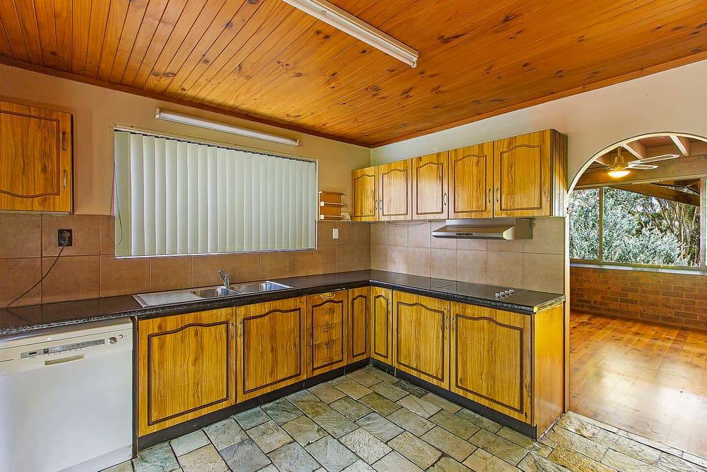 5 Oakglen Road, North Gosford, North Gosford - Thumbnail 3