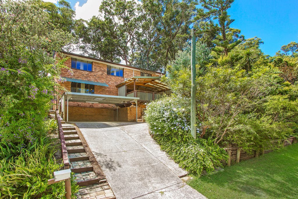 5 Oakglen Road, North Gosford, North Gosford - Image 1