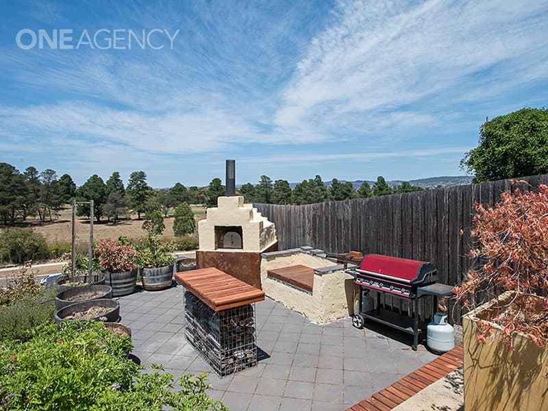 32 Crandon Crescent, Newnham, Newnham - Thumbnail 4
