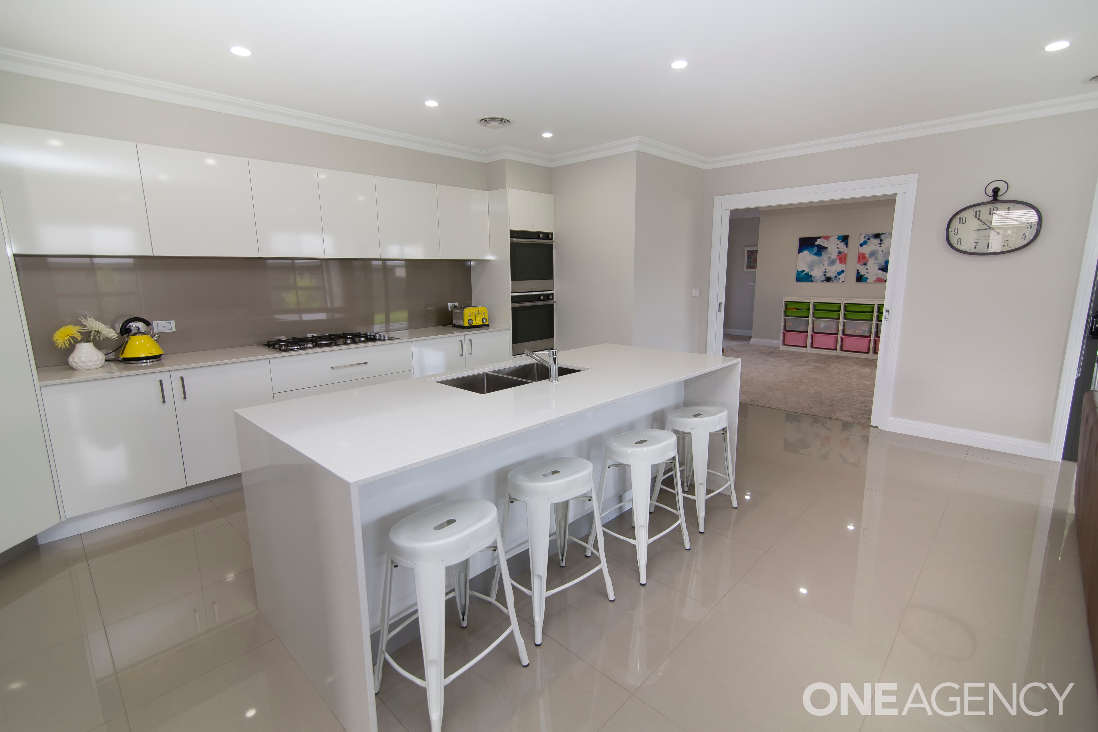 7 Lombardy Way, Orange, Orange - Thumbnail 2