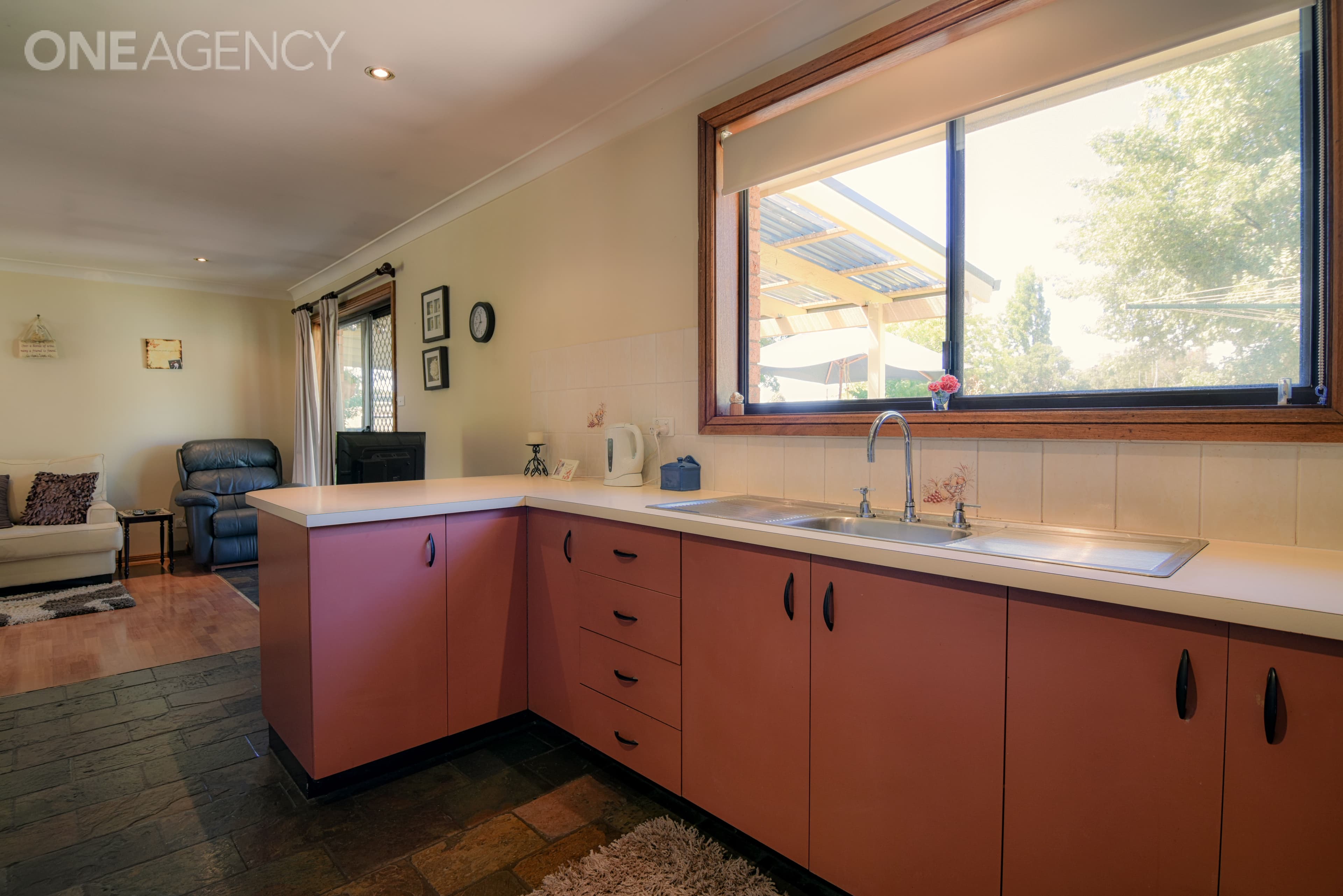 8 Pioneer Place, Orange, Orange - Thumbnail 5