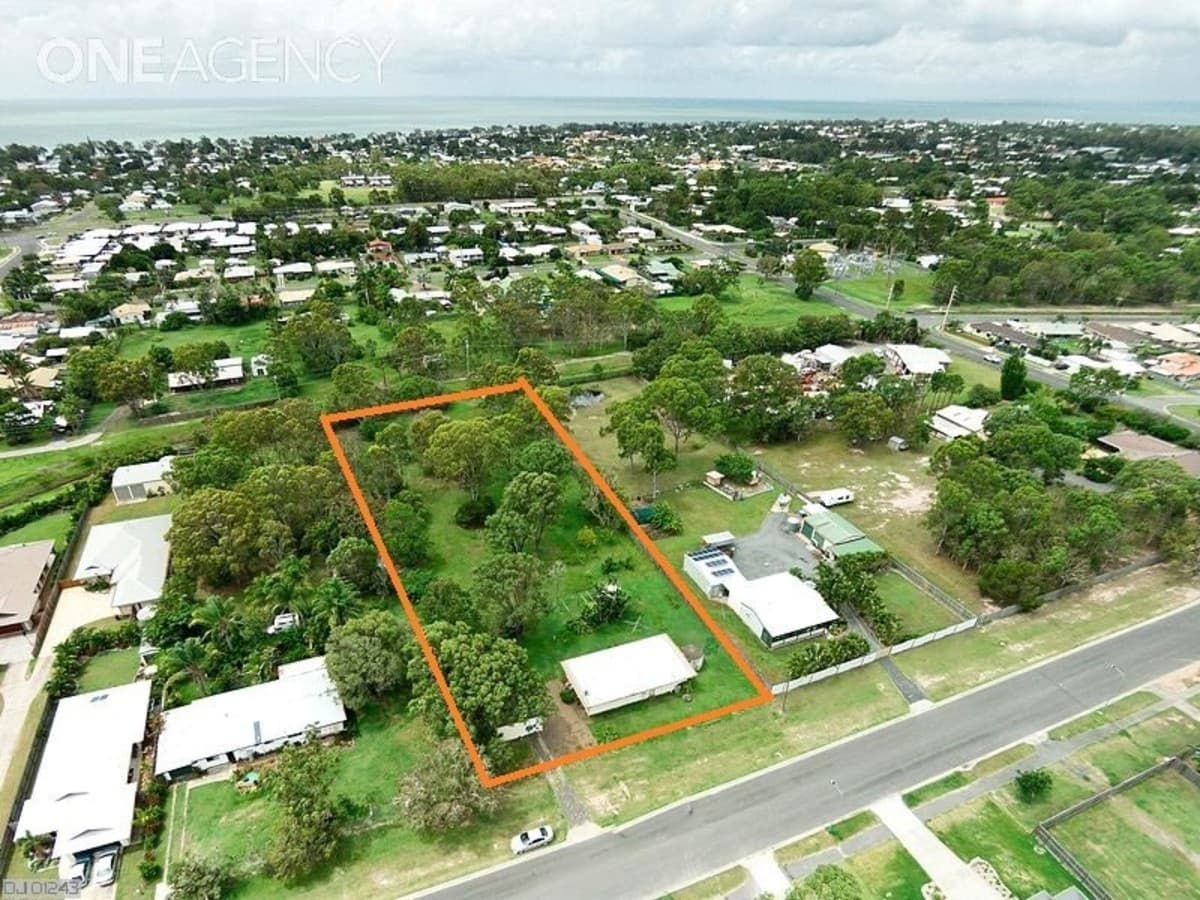132 Exeter Street, Torquay, Torquay - Image 1