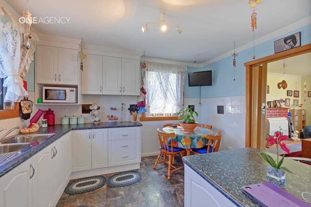72 Stirling Street, Acton, Acton - Thumbnail 6