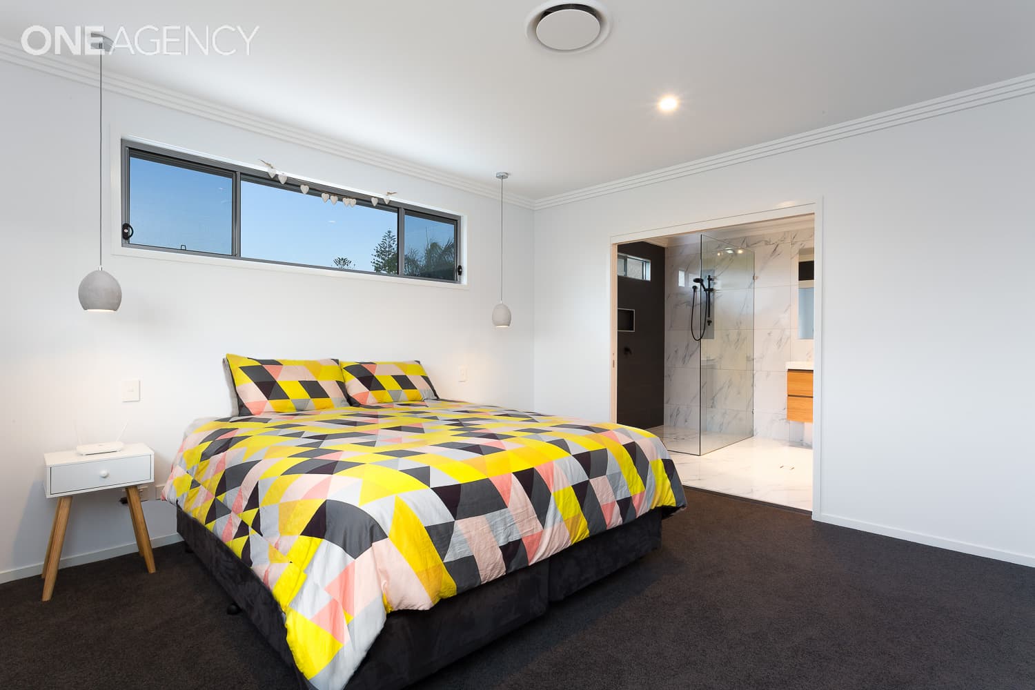 16 McLennan Street, Woody Point, Woody Point - Thumbnail 5