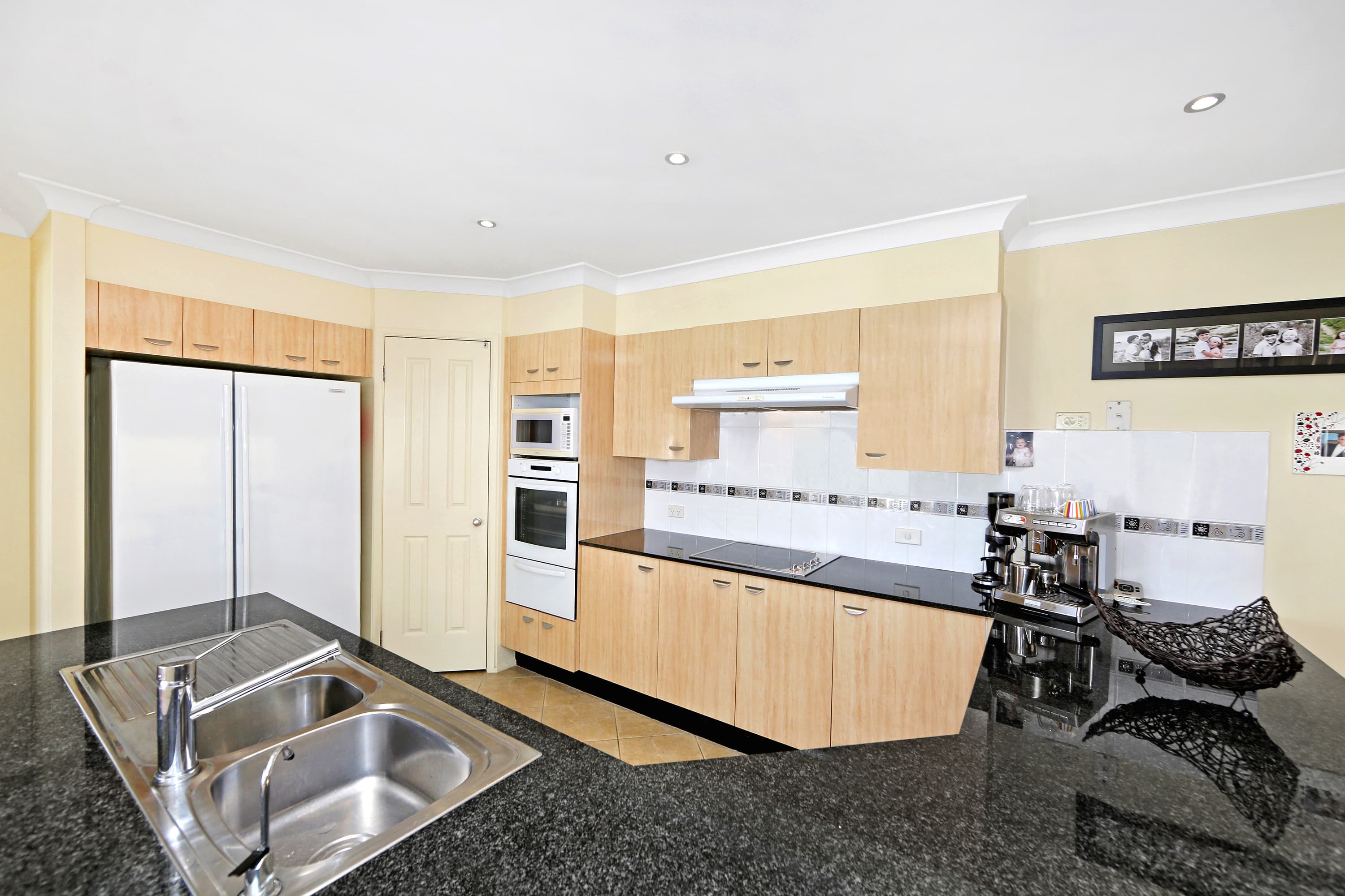 17 Amberlee Crescent, Woongarrah, Woongarrah - Image 1