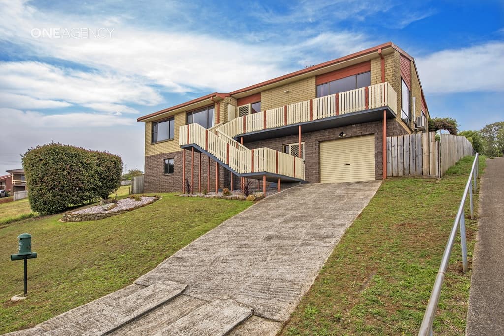 36 Sassafras Crescent, Romaine, Romaine - Thumbnail 2
