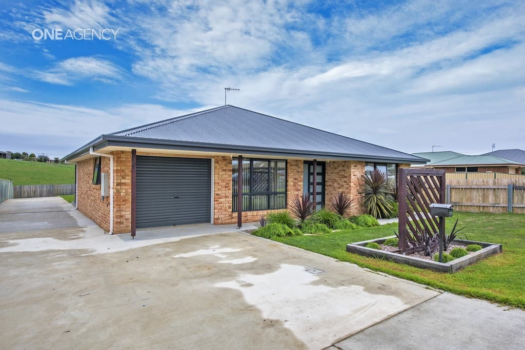 106 Pine Road, Penguin, Penguin - Image 1