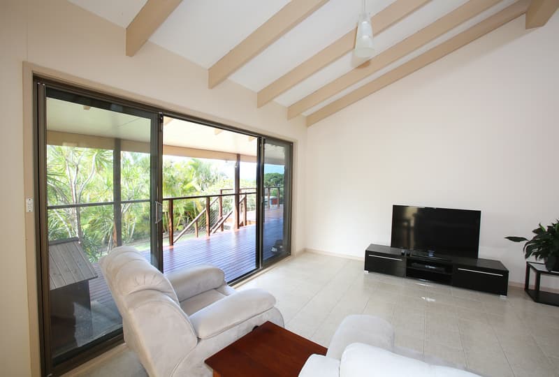 13 Alkina Street, Sapphire Beach, Sapphire Beach - Thumbnail 3