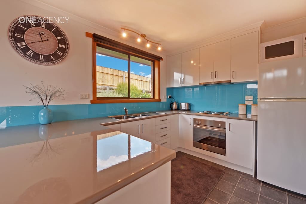6 Stratton Court, Downlands, Downlands - Thumbnail 5