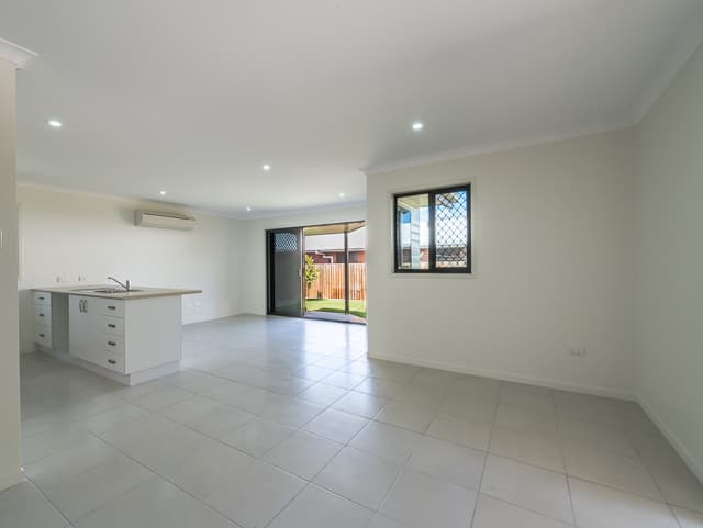 2/47A Holland Street, West Mackay, West Mackay - Thumbnail 3