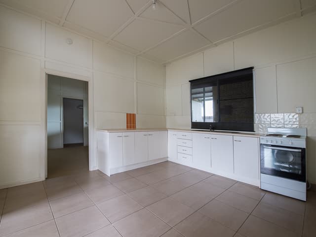 12 Valley Street, North Mackay, North Mackay - Thumbnail 2