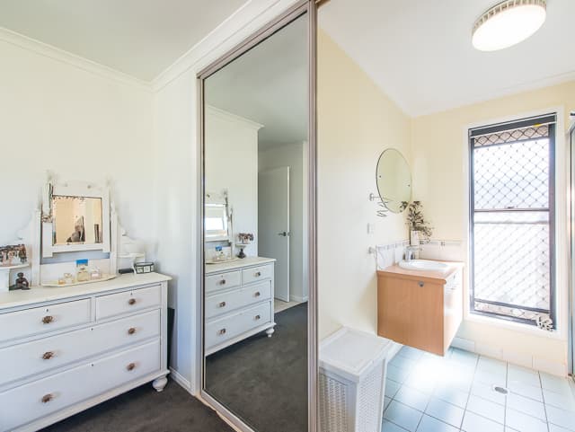 10 Stuart Hindle Drive, Mount Pleasant, Mount Pleasant - Thumbnail 7