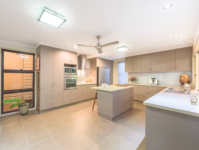 11 Steen Street, South Mackay, South Mackay - Thumbnail 2