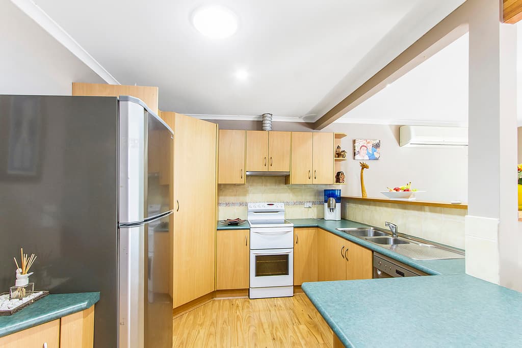 11 Paperbark Close, Wyoming, Wyoming - Thumbnail 6