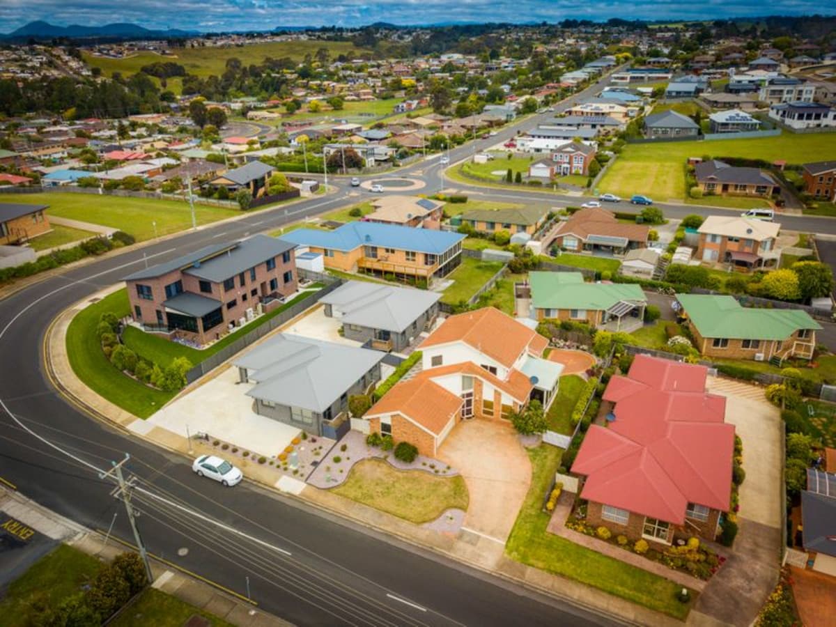 7 Uplands Place, Park Grove, Park Grove - Thumbnail 2