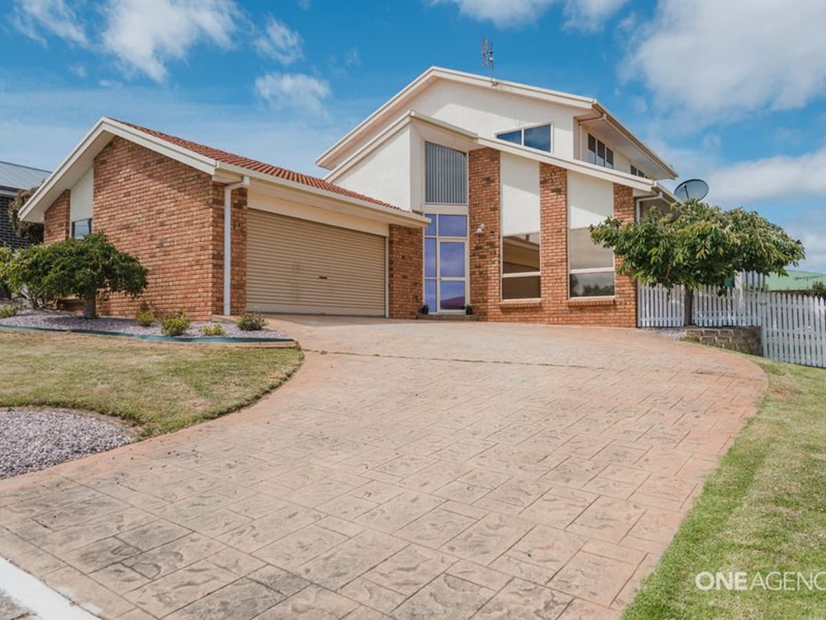 7 Uplands Place, Park Grove, Park Grove - Thumbnail 7