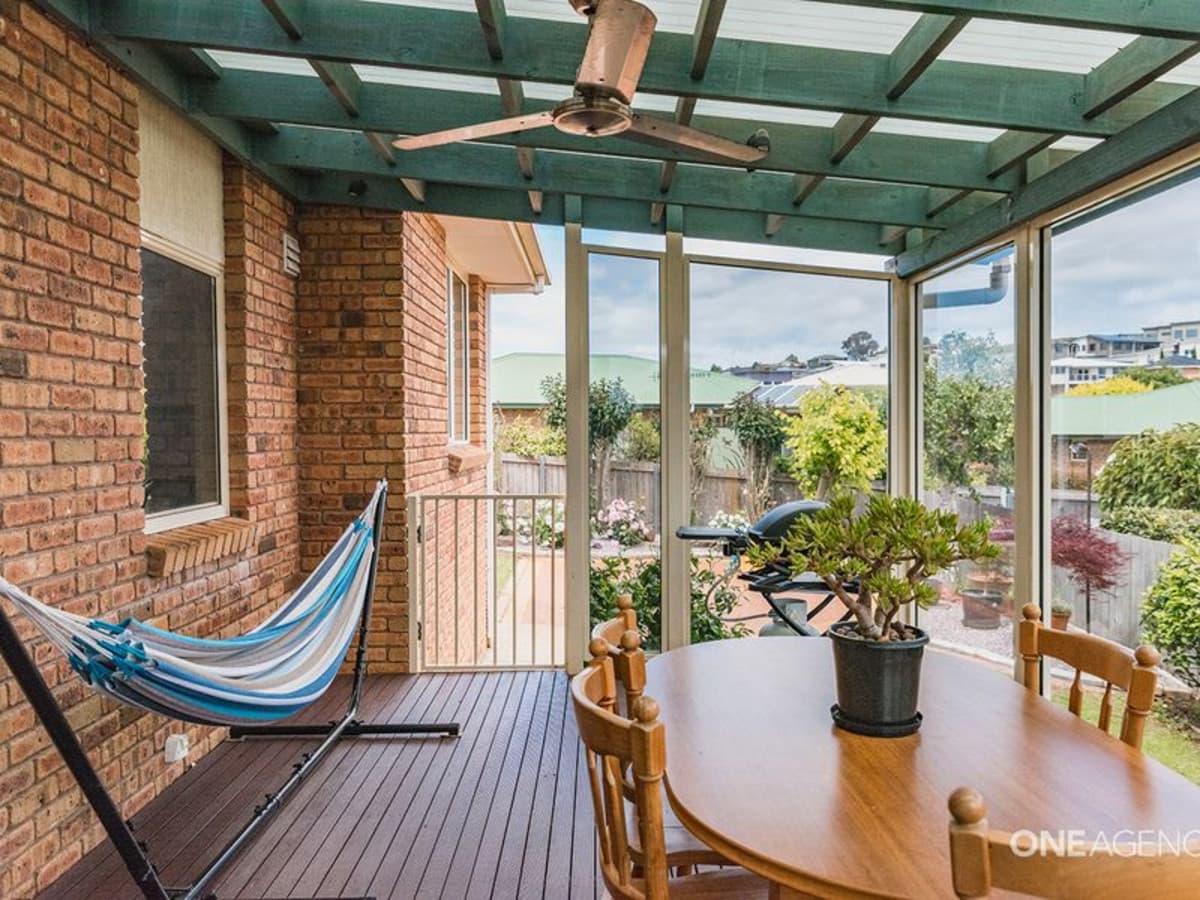 7 Uplands Place, Park Grove, Park Grove - Thumbnail 8