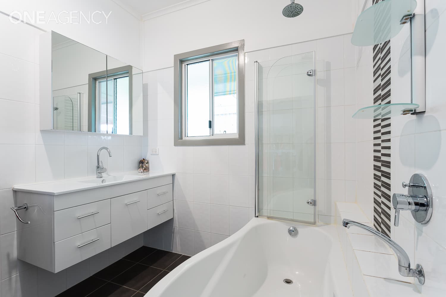 89 Kate Street, Woody Point, Woody Point - Thumbnail 4