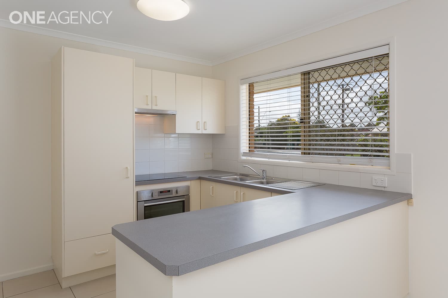 2/33 Steven Street, Redcliffe, Redcliffe - Thumbnail 3