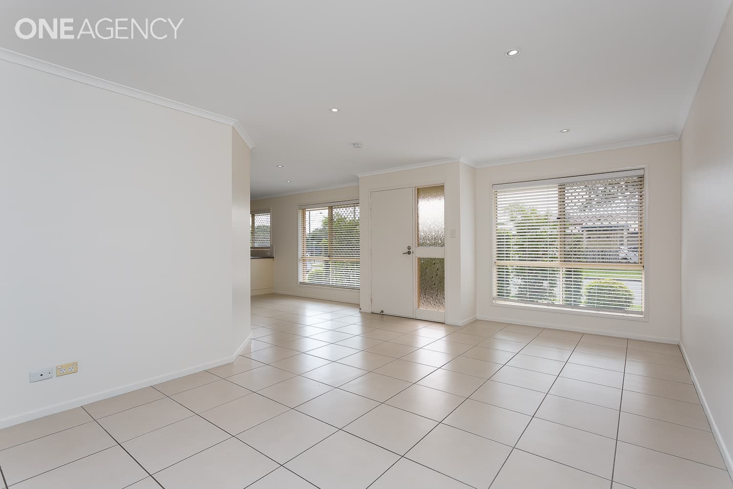 2/33 Steven Street, Redcliffe, Redcliffe - Thumbnail 2