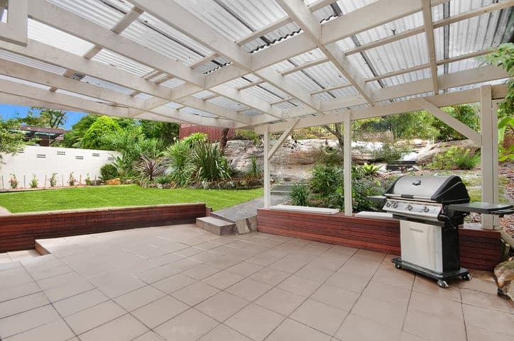 19 Athlone Crescent, Killarney Heights, Killarney Heights - Thumbnail 2