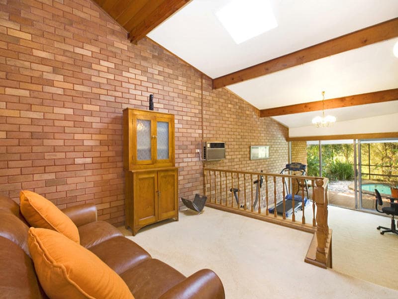 44 Londonderry Drive, Killarney Heights, Killarney Heights - Thumbnail 3