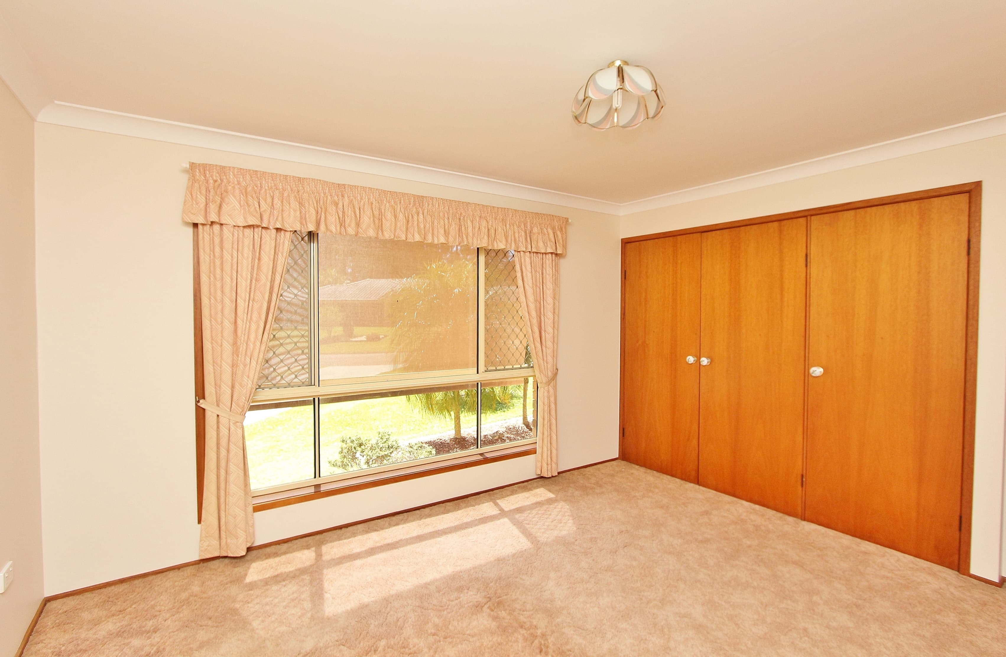 9 Lake View Crescent, West Haven, West Haven - Thumbnail 3