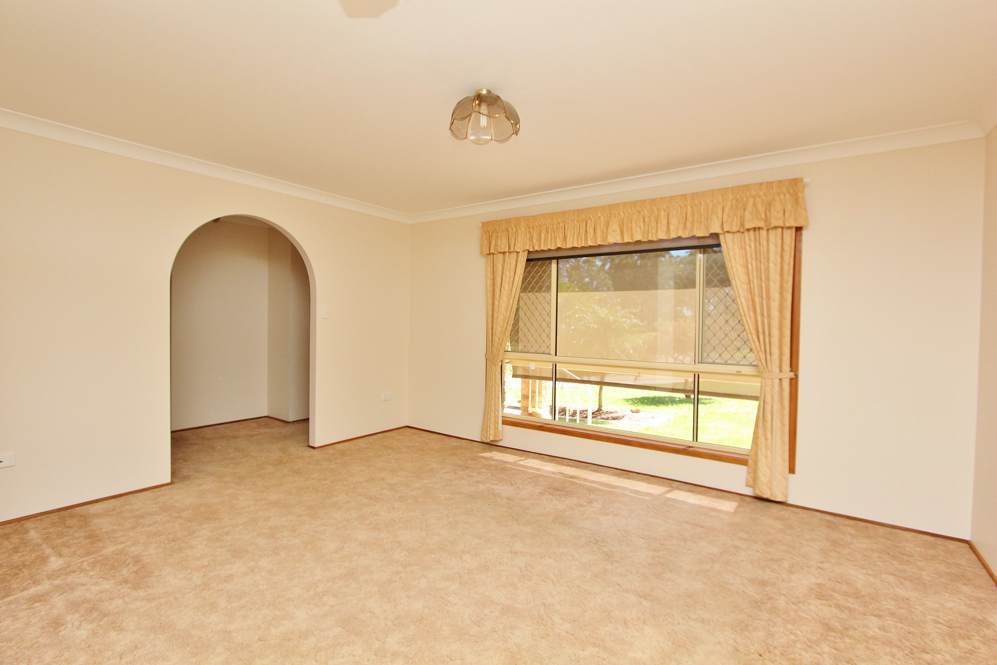 9 Lake View Crescent, West Haven, West Haven - Thumbnail 2