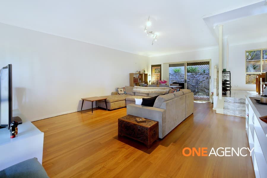 11/2a Charlotte Place, Illawong, Illawong - Thumbnail 2