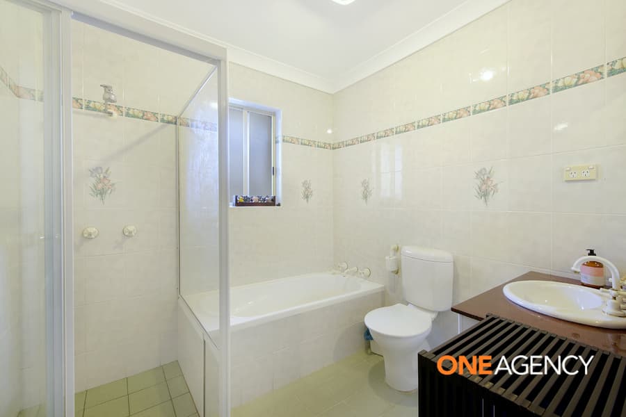 11/2a Charlotte Place, Illawong, Illawong - Thumbnail 4
