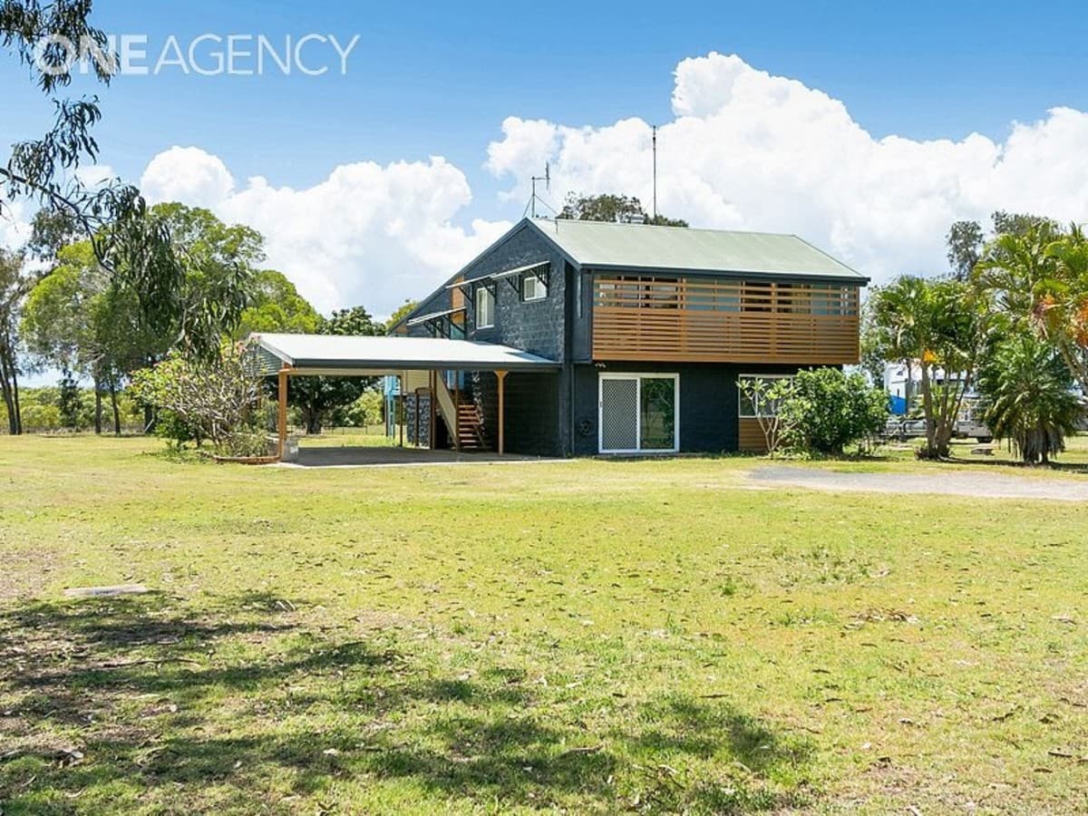 42 Kingfisher Drive, River Heads, River Heads - Thumbnail 2