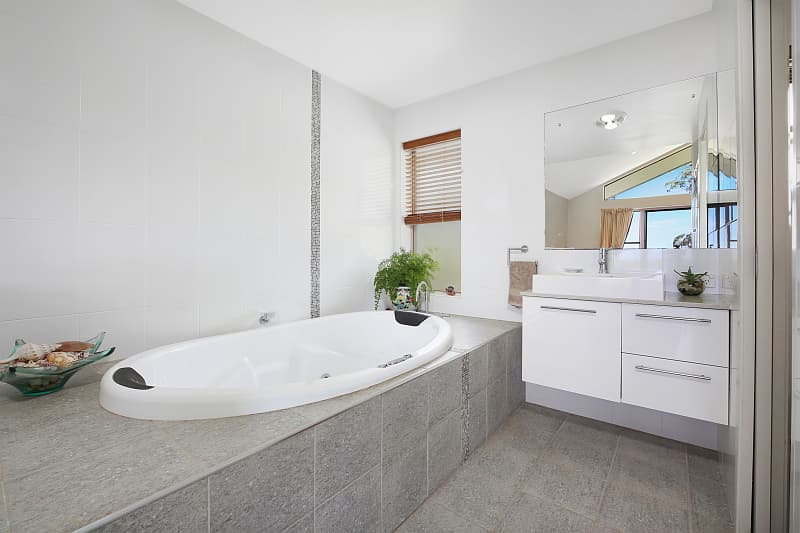 15 Lake Ridge Drive, Kew, Kew - Thumbnail 5