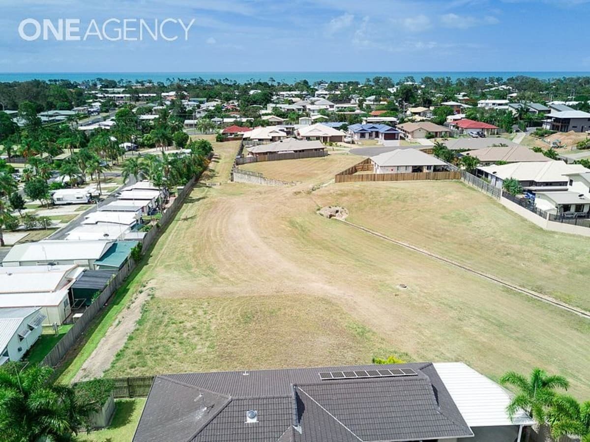 24 Marineview Avenue, Scarness, Scarness - Thumbnail 2