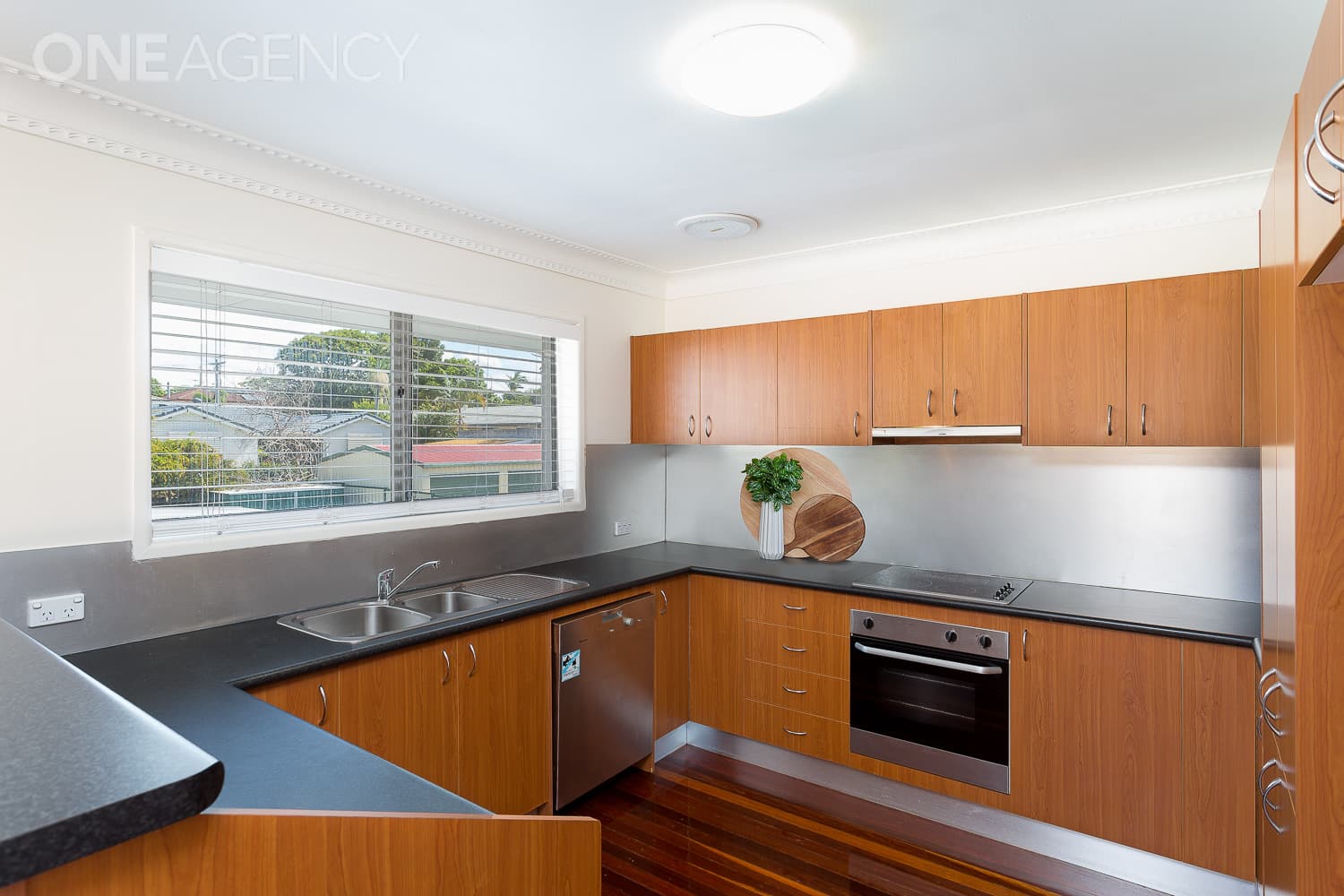 11 Williams Street, Redcliffe, Redcliffe - Thumbnail 4