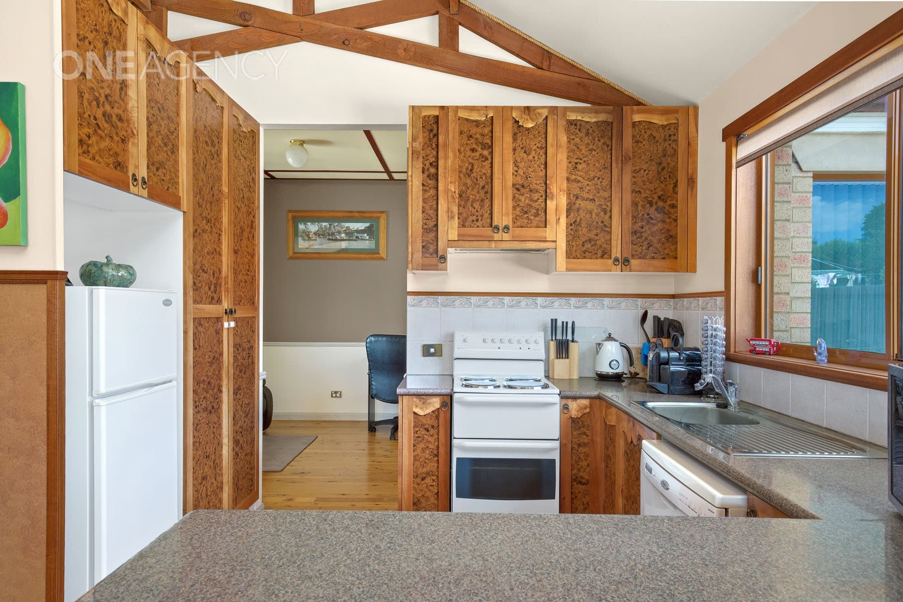 23 Kipling Crescent, Hadspen, Hadspen - Thumbnail 5