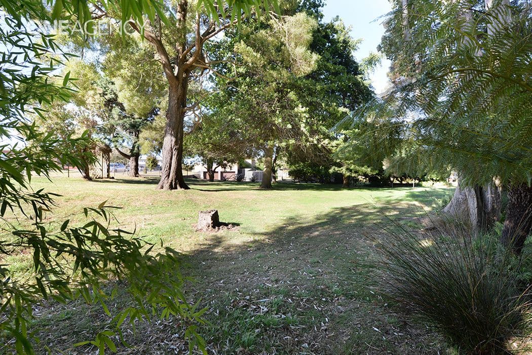 95A West Park Grove, Park Grove, Park Grove - Thumbnail 2